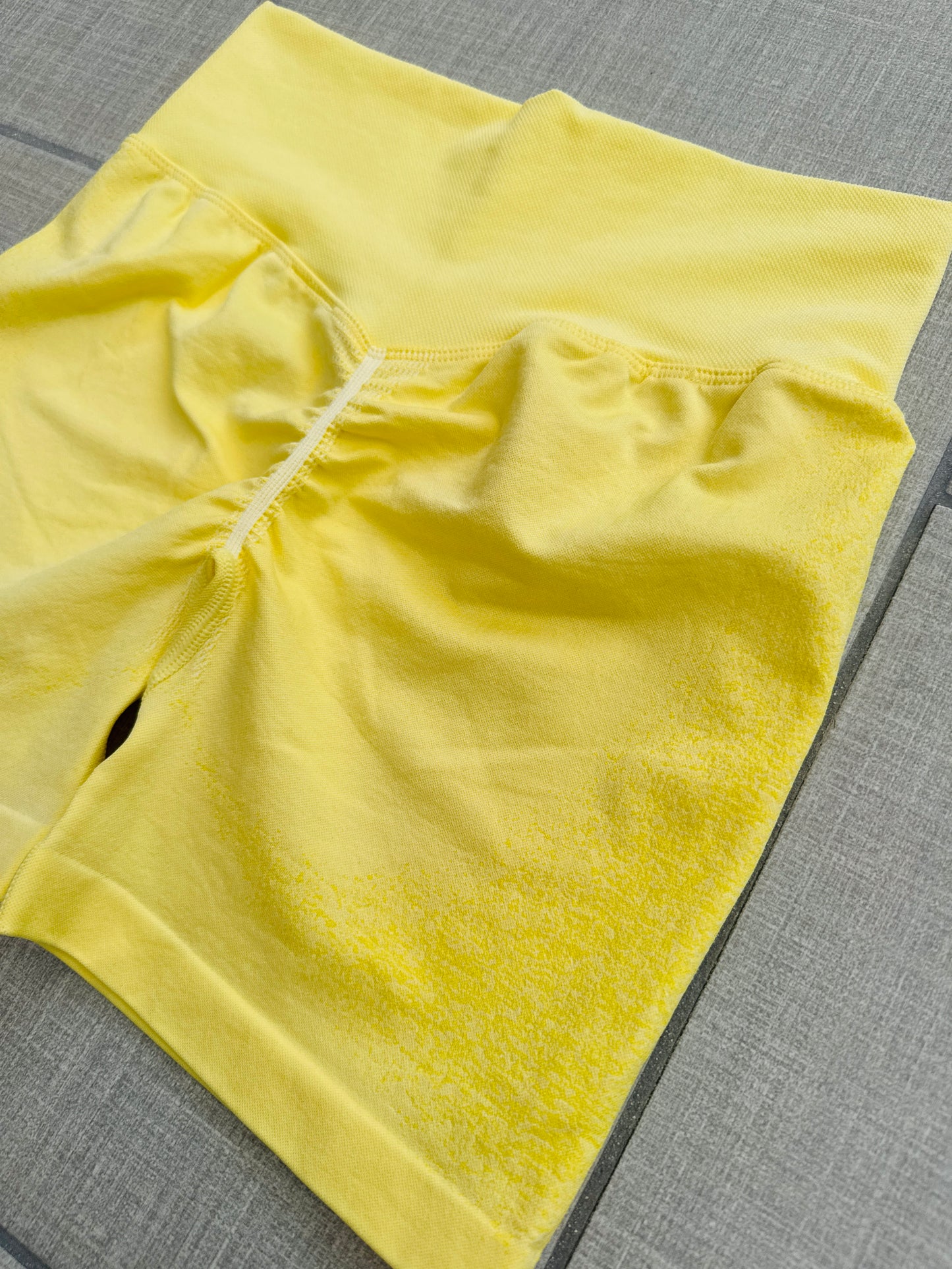 [𝑳𝒊𝒇𝒕𝒊𝒏𝒈] Yellow Hibiscus Short