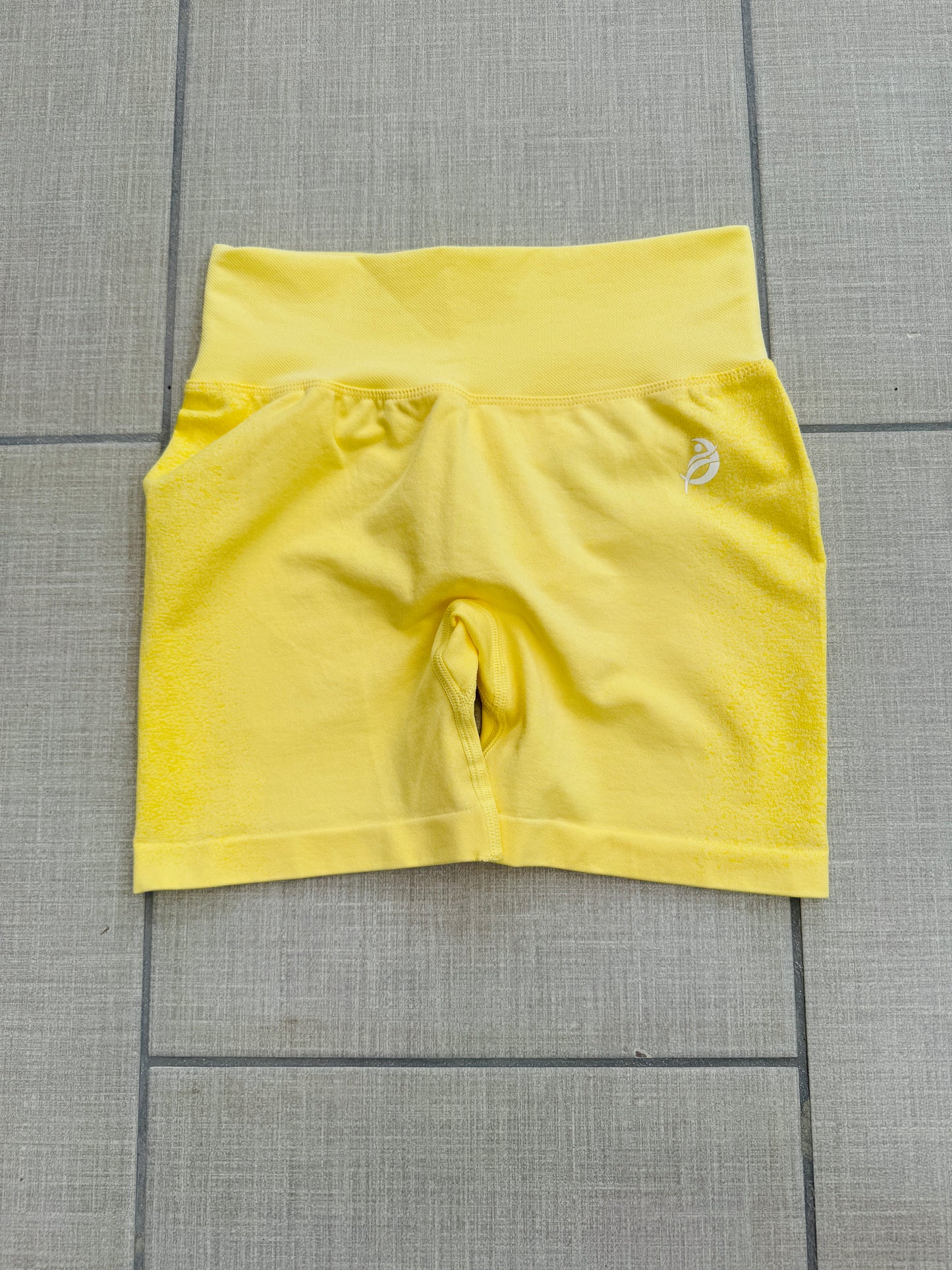 [𝑳𝒊𝒇𝒕𝒊𝒏𝒈] Yellow Hibiscus Short